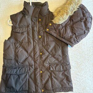 GOOSEDOWN quilted puffy vest Lands End  with gold snaps/zippers